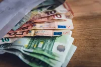 Je salaris stijgt in 2027, maar je houdt er weinig van over